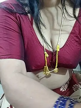 Snapshot of Vandana122 chatting on 02-20-26, 08:27 Vandana122 online show from 02-20-26, 08:27