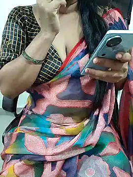 Snapshot of Vandana122 chatting on 03-05-26, 10:45 Vandana122 online show from 03-05-26, 10:45