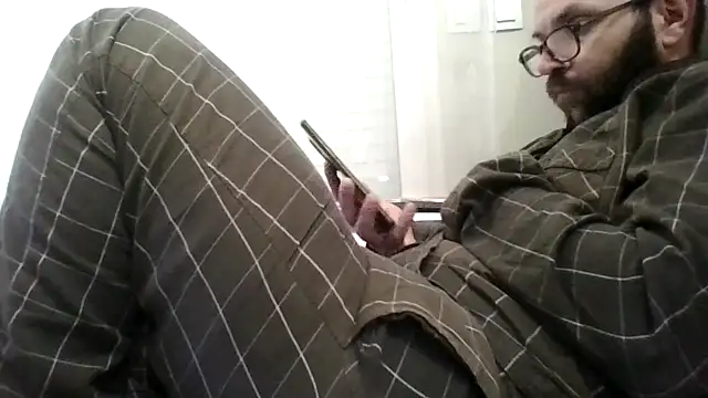 Snapshot of Florent1307 chatting on 06-18-26, 08:36 Florent1307 online show from 06-18-26, 08:36