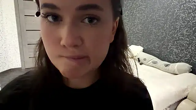 JoycelynUrion online show from 04-06-26, 10:27