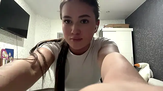 Snapshot of JoycelynUrion chatting on 02-23-26, 04:07 JoycelynUrion online show from 02-23-26, 04:07