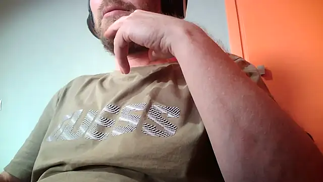 Snapshot of truble78 chatting on 05-20-26, 05:21 truble78 online show from 05-20-26, 05:21