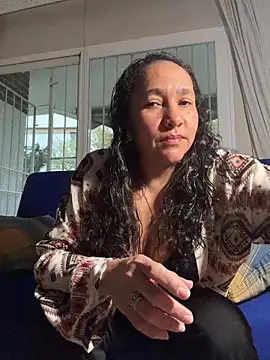 CrystalIvy online show from 04-17-26, 06:44