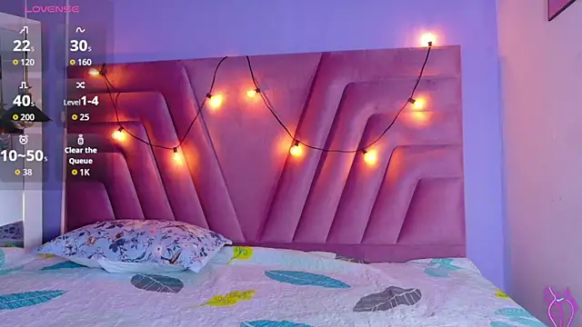 naughtyyindiann online show from 04-18-26, 02:58