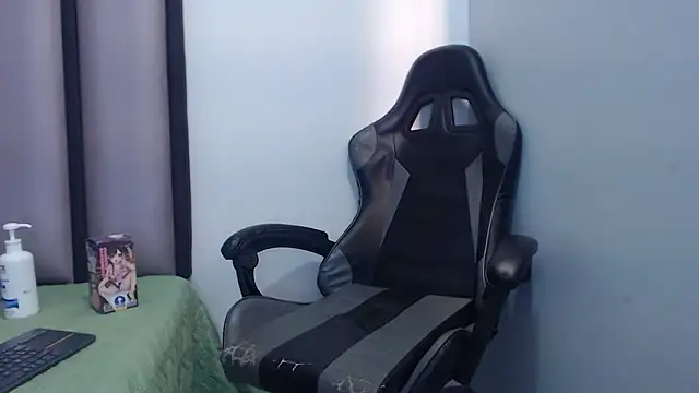 Snapshot of Endrick-23 chatting on 03-01-26, 03:50 Endrick-23 online show from 03-01-26, 03:50