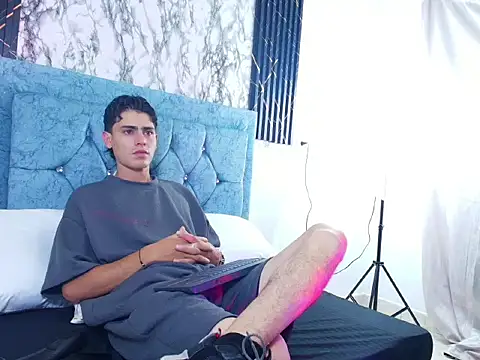 Snapshot of Damnian_xx chatting on 03-03-26, 08:49 Damnian xx online show from 03-03-26, 08:49