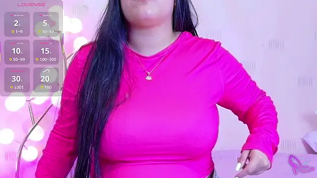 Snapshot of curvybuffgirllll chatting on 05-12-26, 07:31 curvybuffgirllll online show from 05-12-26, 07:31