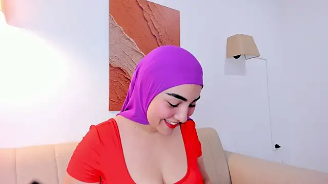 Malika Noor online show from 06-15-26, 05:34