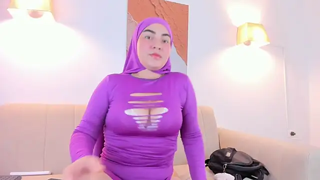 Malika Noor online show from 05-06-26, 01:59