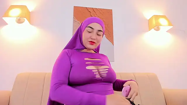 Malika Noor online show from 04-20-26, 02:40