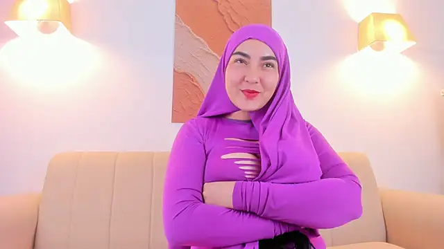 Malika Noor online show from 04-15-26, 07:58