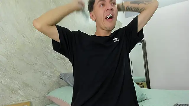 Mick-lollipop online show from 04-15-26, 07:51