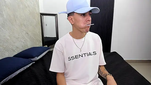 Snapshot of Mick-lollipop chatting on 02-24-26, 07:26 Mick-lollipop online show from 02-24-26, 07:26