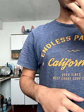 Snapshot of Exclusiveboy69 chatting on 04-14-26, 04:01 Exclusiveboy69 online show from 04-14-26, 04:01