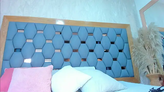 Snapshot of yayi_sm chatting on 02-25-26, 11:54 yayi sm online show from 02-25-26, 11:54