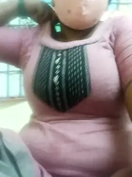 Snapshot of keerthy_telugu chatting on 02-25-26, 12:00 keerthy telugu online show from 02-25-26, 12:00