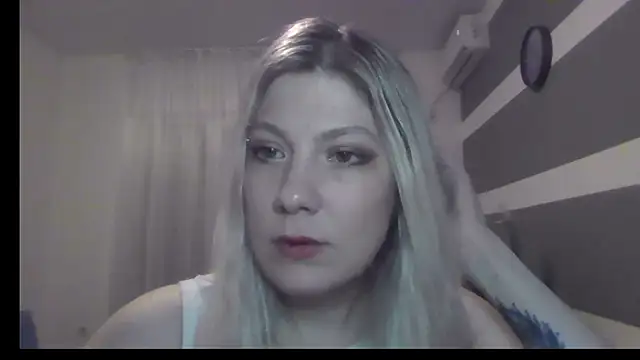 Foxy Bright online show from 03-14-26, 08:04