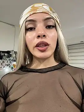 Snapshot of romanovanita chatting on 05-03-26, 05:12 romanovanita online show from 05-03-26, 05:12
