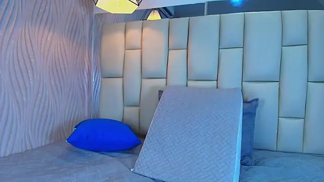 Snapshot of Lana_Sliim chatting on 04-15-26, 12:10 Lana Sliim online show from 04-15-26, 12:10