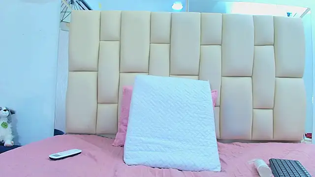 Lana Sliim online show from 02-26-26, 12:16