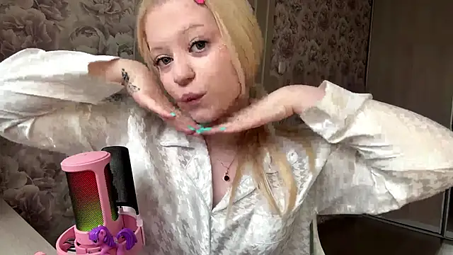 JeneeBIanks online show from 04-05-26, 10:11