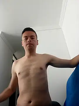 Snapshot of Damiianm chatting on 02-23-26, 03:56 Damiianm online show from 02-23-26, 03:56