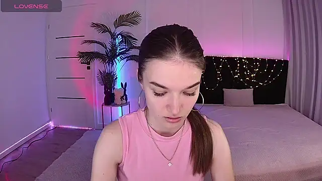 Snapshot of Ann_Wood chatting on 05-16-26, 03:22 Ann Wood online show from 05-16-26, 03:22