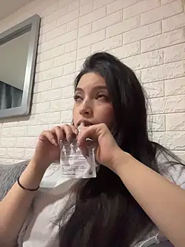 Mady Pink online show from 03-26-26, 04:44