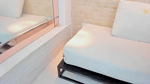 aitana cole online show from 02-24-26, 03:40