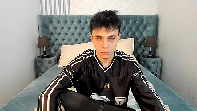 ClarkBev online show from 04-19-26, 06:25