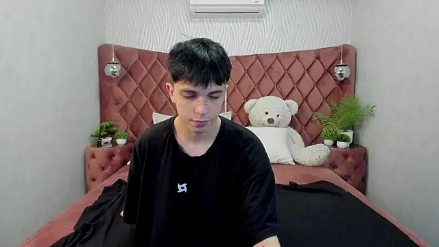 ClarkBev online show from 03-26-26, 06:44