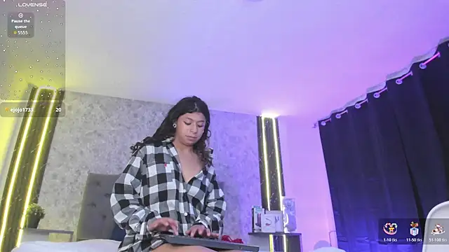 MilyFerrer online show from 04-06-26, 04:46