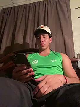 Snapshot of Alejandrososas chatting on 06-30-26, 04:12 Alejandrososas online show from 06-30-26, 04:12