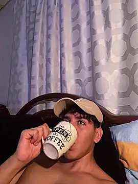 Snapshot of Alejandrososas chatting on 03-19-26, 03:34 Alejandrososas online show from 03-19-26, 03:34