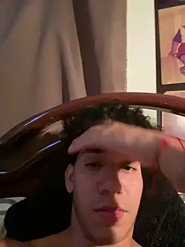Snapshot of Alejandrososas chatting on 07-22-26, 04:14 Alejandrososas online show from 07-22-26, 04:14
