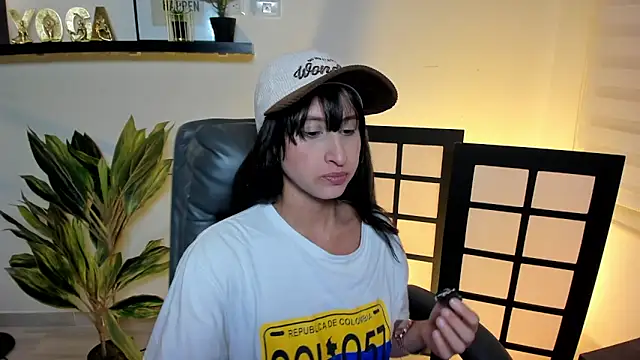 Snapshot of Antonella_Moretti_ chatting on 06-17-26, 03:28 Antonella Moretti online show from 06-17-26, 03:28