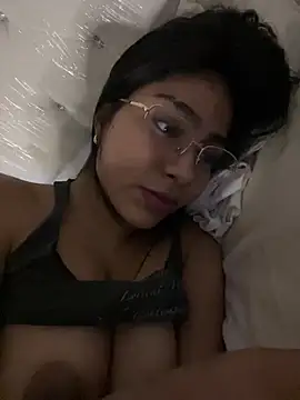 Snapshot of Linarodri chatting on 05-18-26, 05:23 Linarodri online show from 05-18-26, 05:23