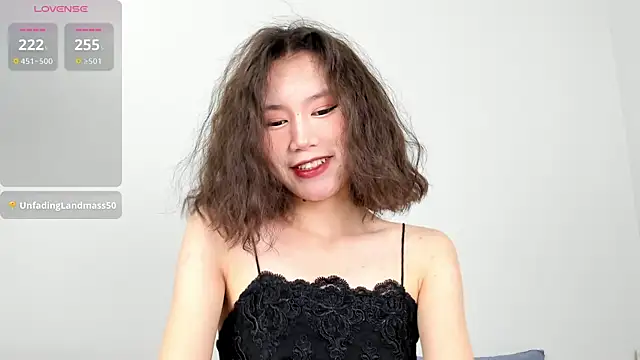 Snapshot of Kiraeko chatting on 05-20-26, 02:30 Kiraeko online show from 05-20-26, 02:30