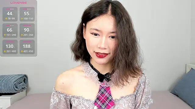 Snapshot of Kiraeko chatting on 05-11-26, 02:35 Kiraeko online show from 05-11-26, 02:35