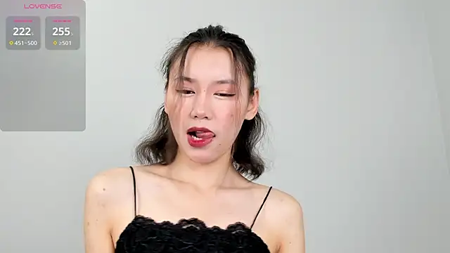 Snapshot of Kiraeko chatting on 05-16-26, 12:53 Kiraeko online show from 05-16-26, 12:53