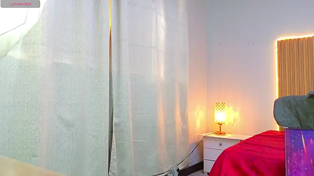 CIccioline pussyGolden online show from 03-31-26, 08:55