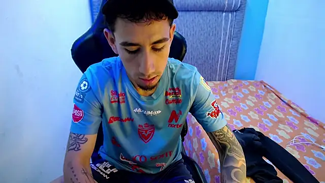 Snapshot of Owen_courtz chatting on 03-12-26, 12:20 Owen courtz online show from 03-12-26, 12:20