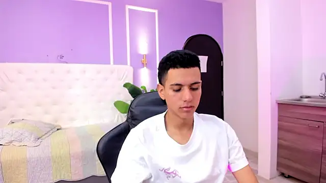 dominicjonnes online show from 04-20-26, 02:29