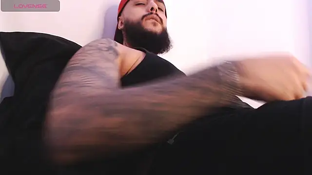 SantiagoHincapiie online show from 03-25-26, 10:30