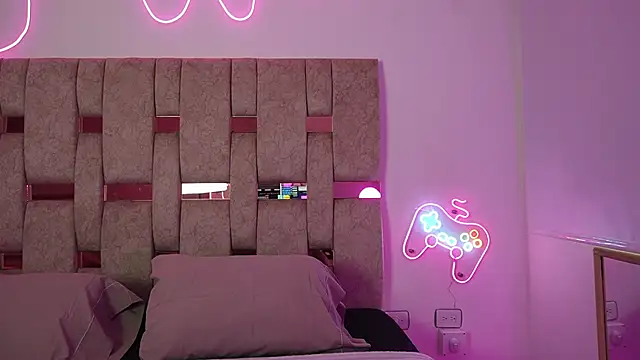 Fernanda thail  online show from 04-14-26, 07:19