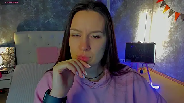 Snapshot of asti_bubbles chatting on 04-21-26, 12:34 asti bubbles online show from 04-21-26, 12:34