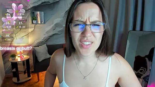 Snapshot of asti_bubbles chatting on 06-28-26, 01:34 asti bubbles online show from 06-28-26, 01:34