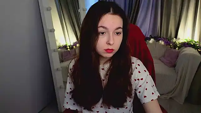 BellaThery online show from 04-10-26, 05:03