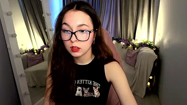 BellaThery online show from 04-08-26, 05:09