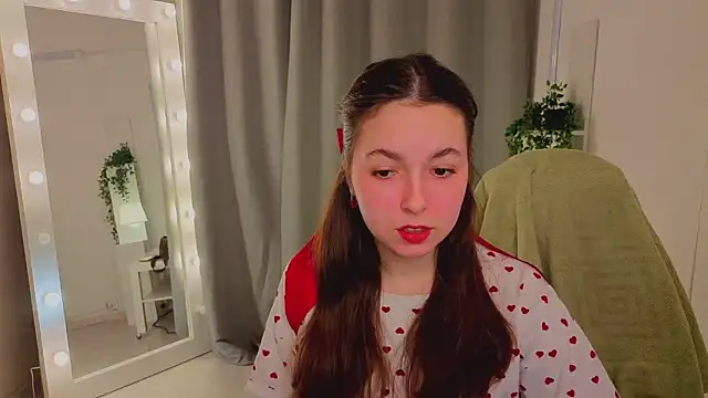 BellaThery online show from 03-13-26, 05:12